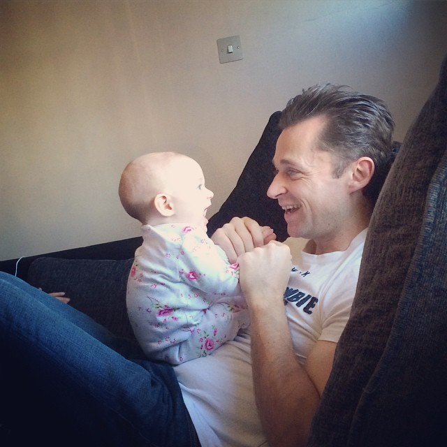 Baby giggles @jamesridyard #igbaby #instababy #babiesonistagram #cute #baby #giggles #babygiggles�